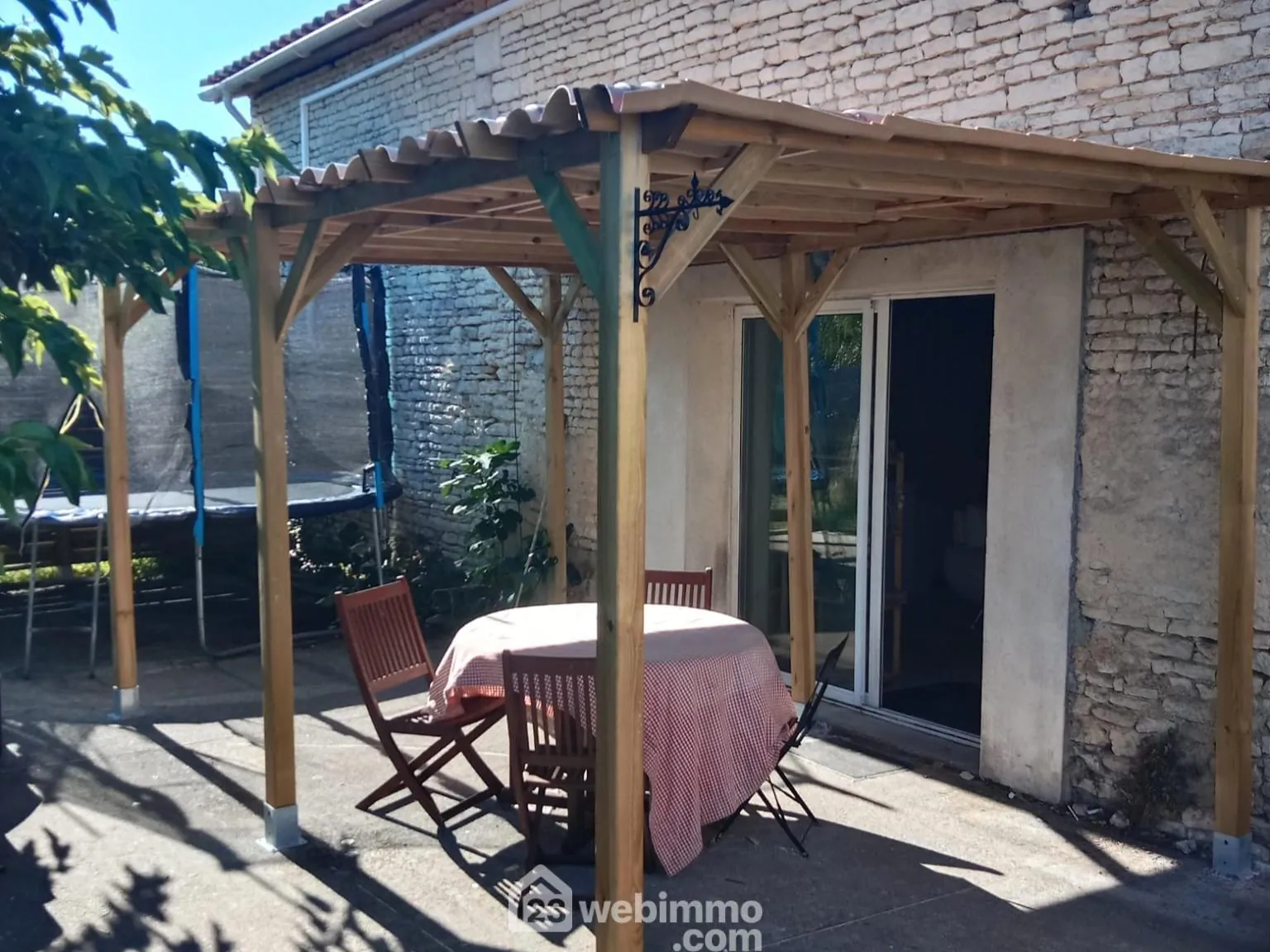 Longère spacieuse avec gîte et piscine à La Brousse - 244 m² 