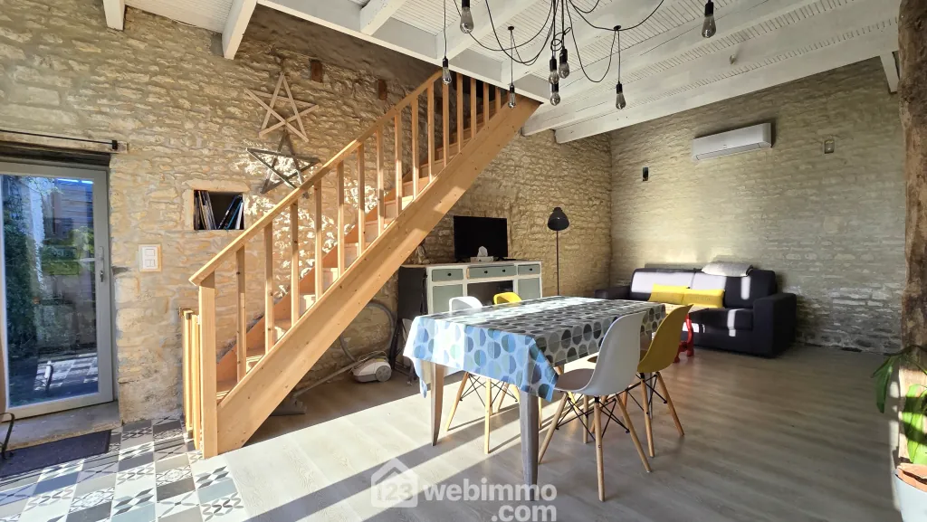 Longère spacieuse avec gîte et piscine à La Brousse - 244 m² 
