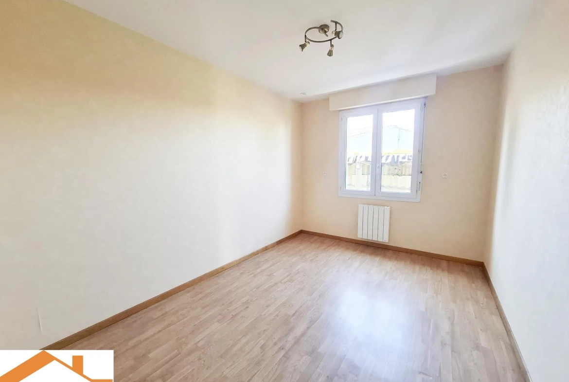 Maison de plain-pied à Les Lucs-sur-Boulogne avec garage et dépendances - 207.000 € 