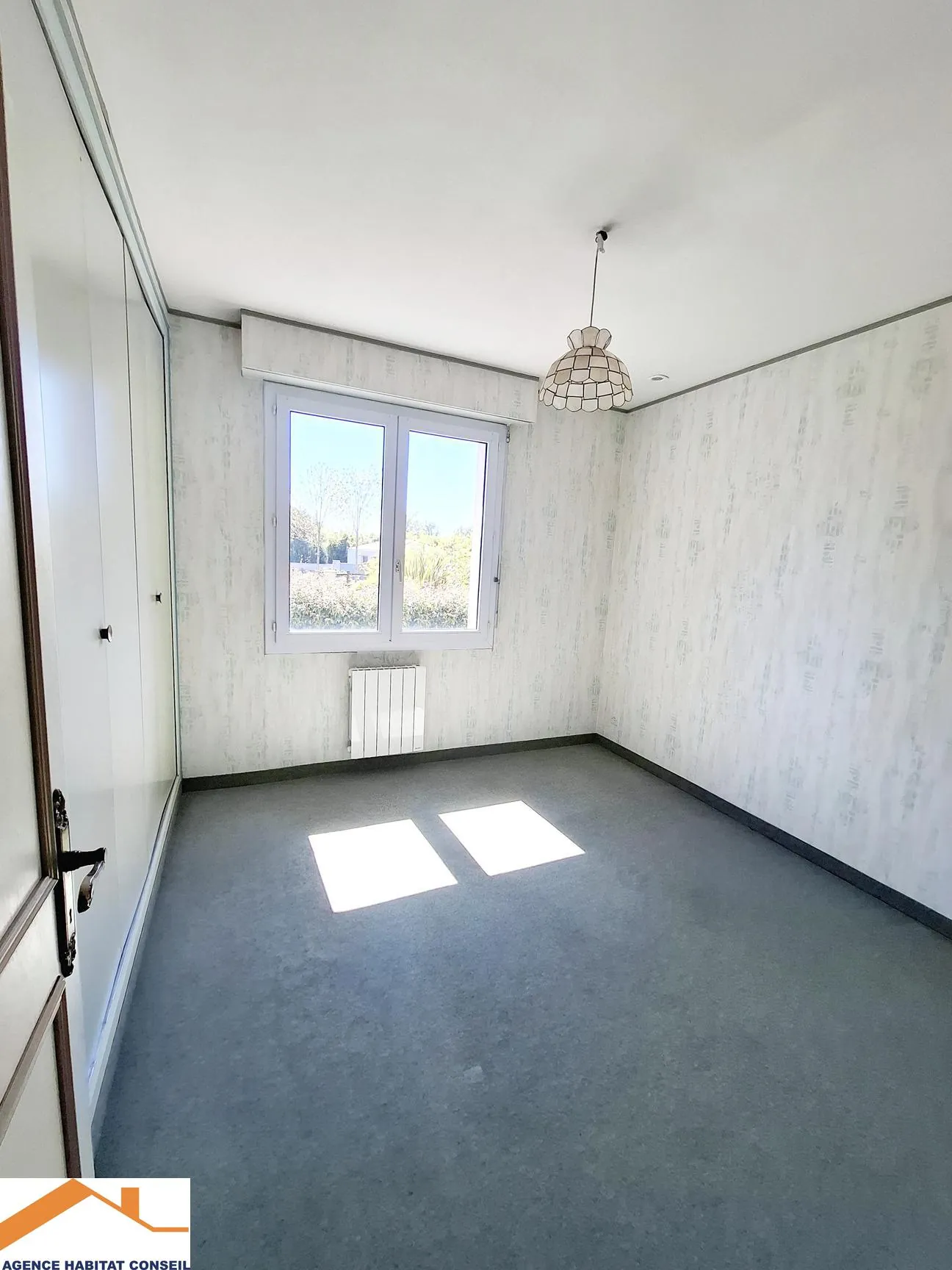 Maison de plain-pied à Les Lucs-sur-Boulogne avec garage et dépendances - 207.000 € 