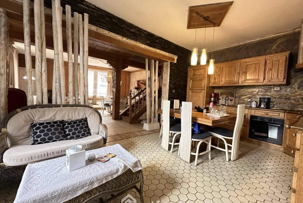 Charmante maison de 196 m² à vendre à Crécy-sur-Serre, proximité de services et loisirs 