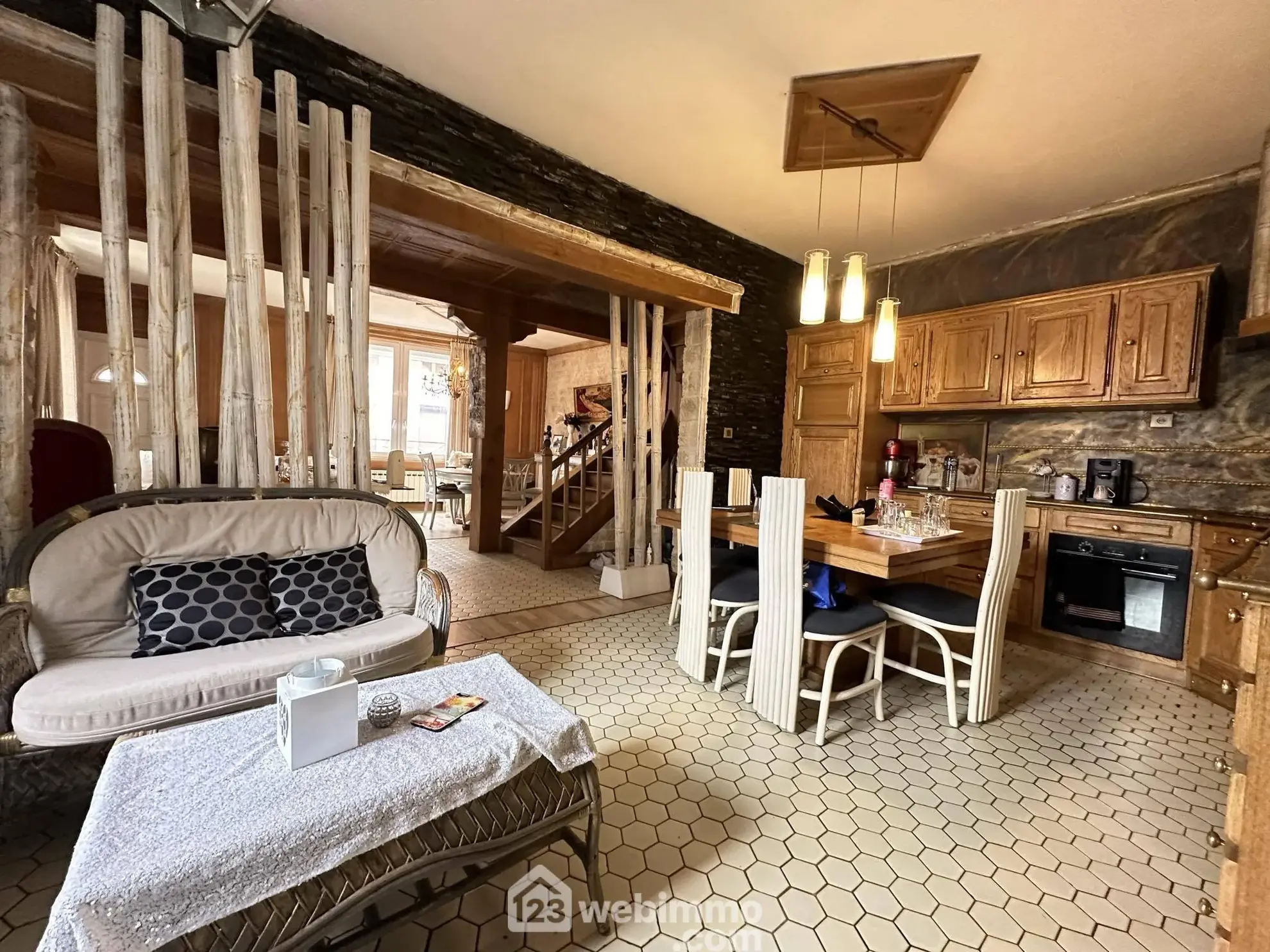 Charmante maison de 196 m² à vendre à Crécy-sur-Serre, proximité de services et loisirs 