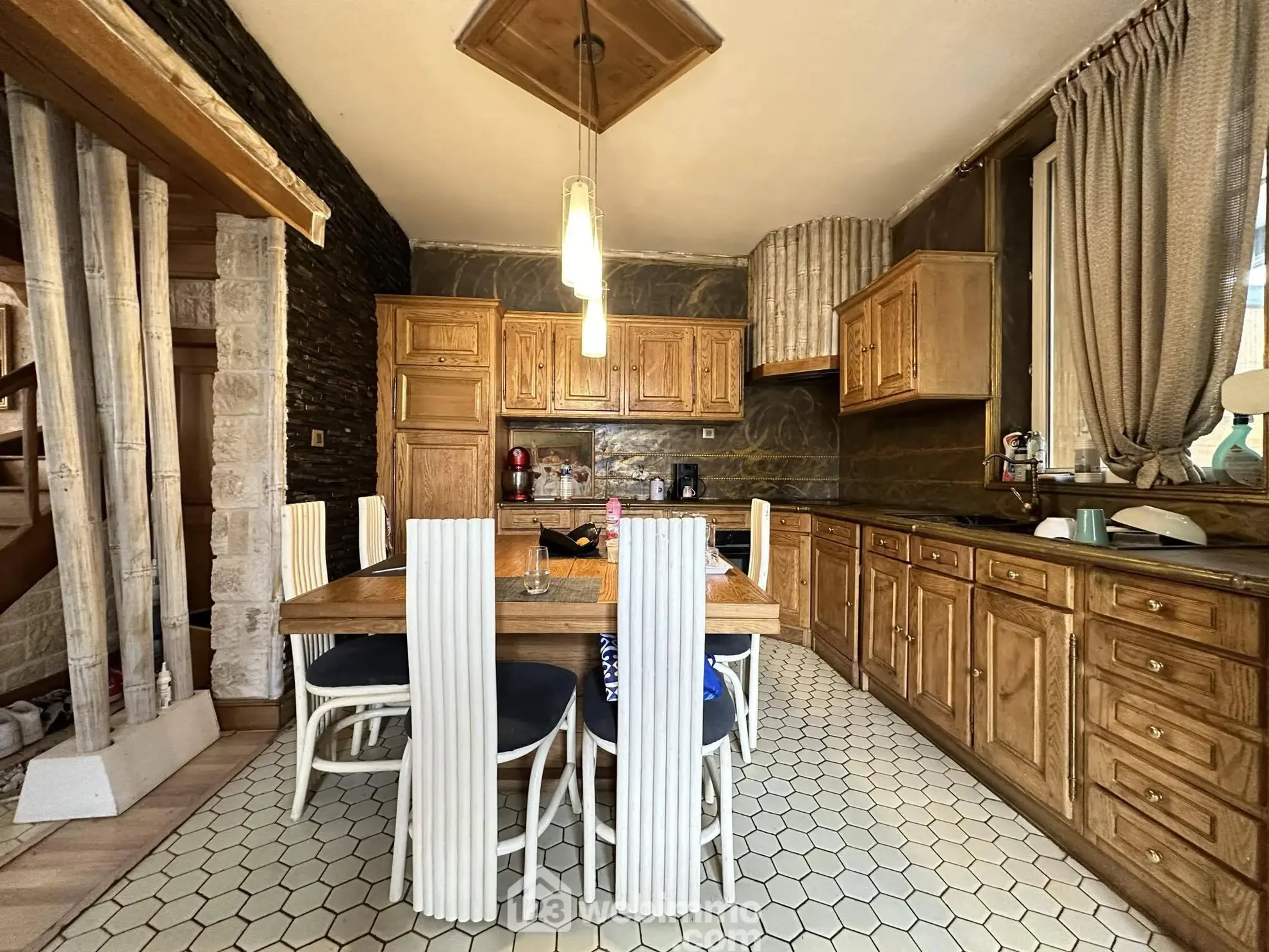 Charmante maison de 196 m² à vendre à Crécy-sur-Serre, proximité de services et loisirs 