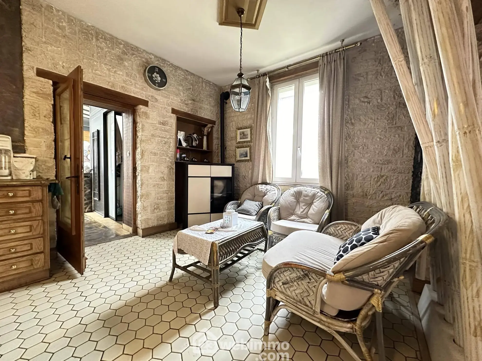 Charmante maison de 196 m² à vendre à Crécy-sur-Serre, proximité de services et loisirs 