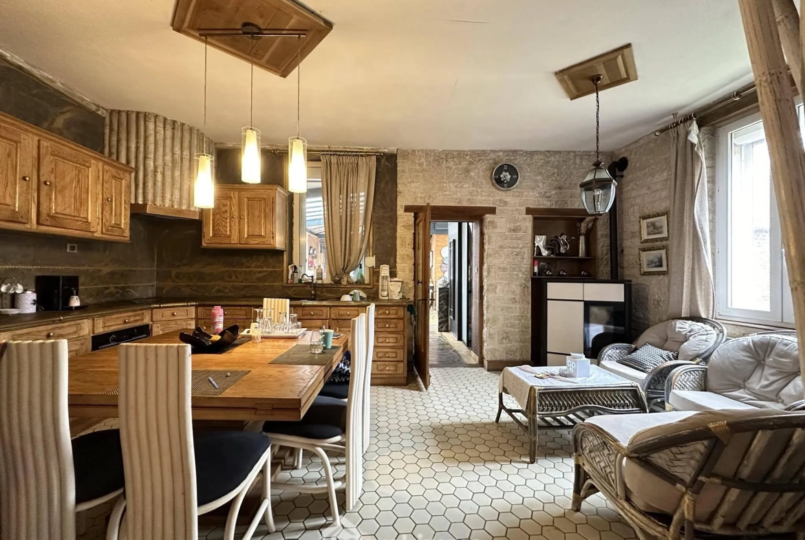 Charmante maison de 196 m² à vendre à Crécy-sur-Serre, proximité de services et loisirs 