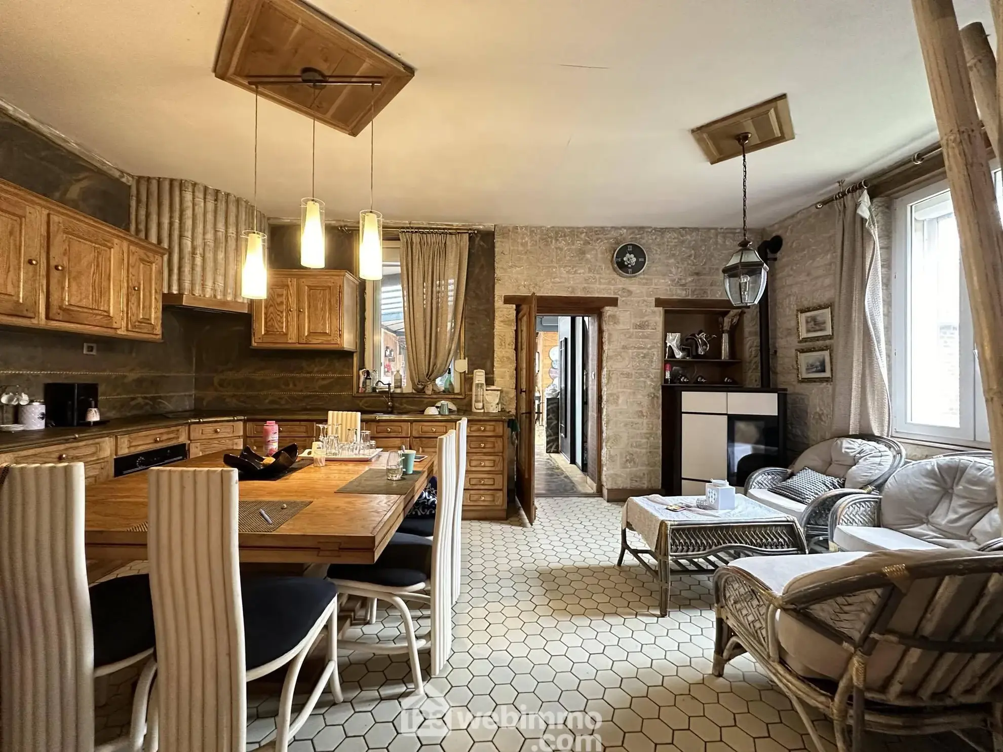 Charmante maison de 196 m² à vendre à Crécy-sur-Serre, proximité de services et loisirs 