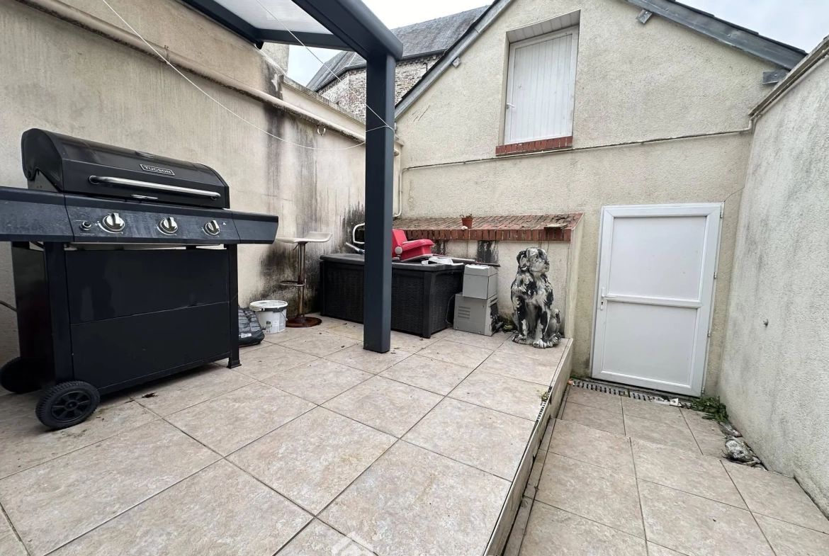 Charmante maison de 196 m² à vendre à Crécy-sur-Serre, proximité de services et loisirs 