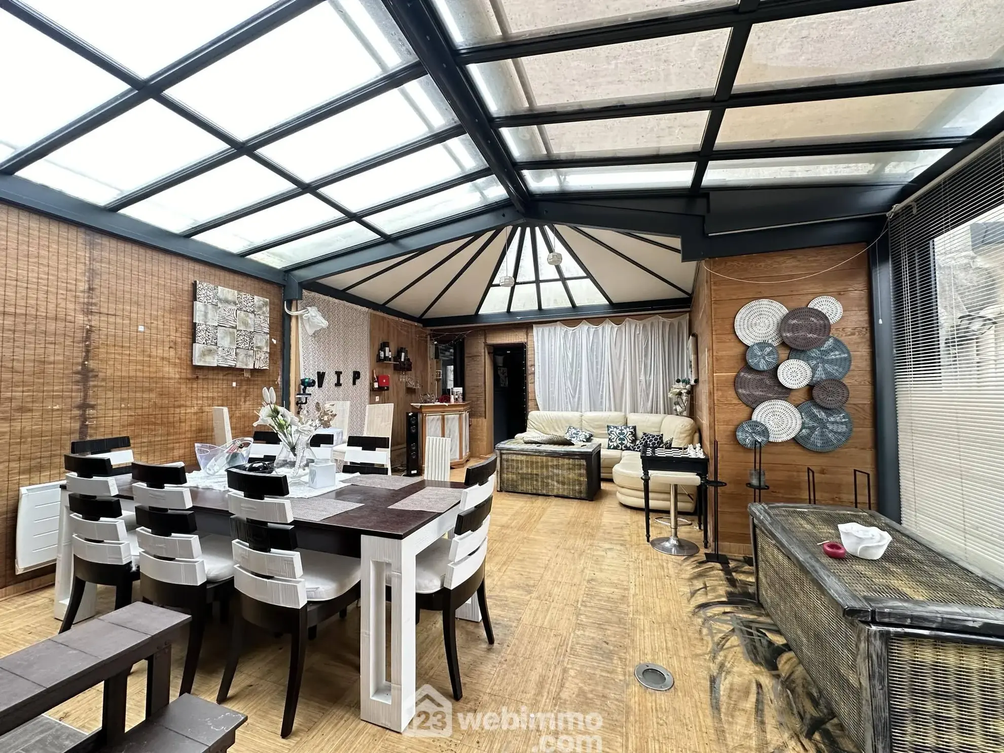 Charmante maison de 196 m² à vendre à Crécy-sur-Serre, proximité de services et loisirs 