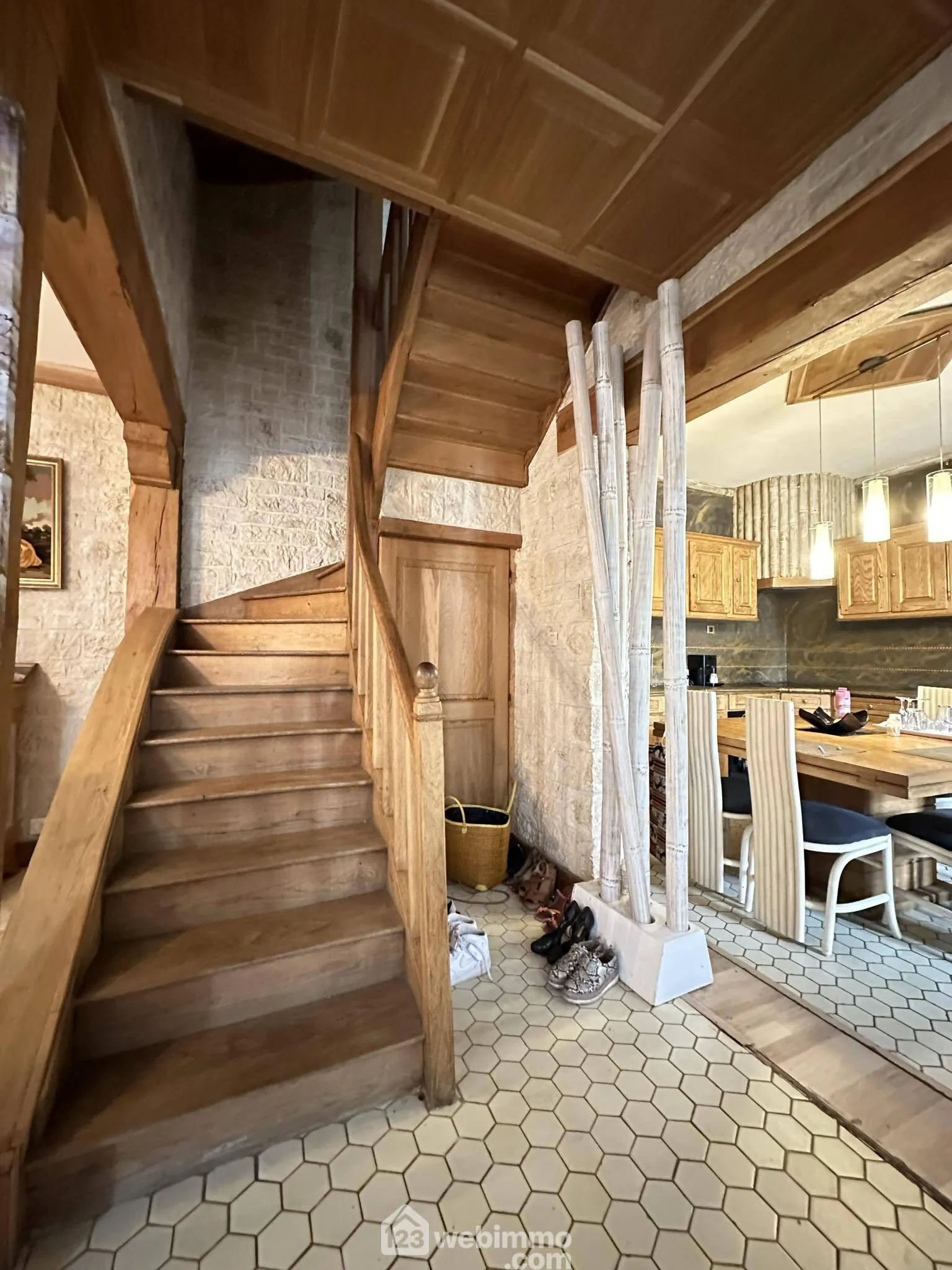 Charmante maison de 196 m² à vendre à Crécy-sur-Serre, proximité de services et loisirs 