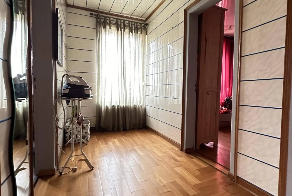 Charmante maison de 196 m² à vendre à Crécy-sur-Serre, proximité de services et loisirs 