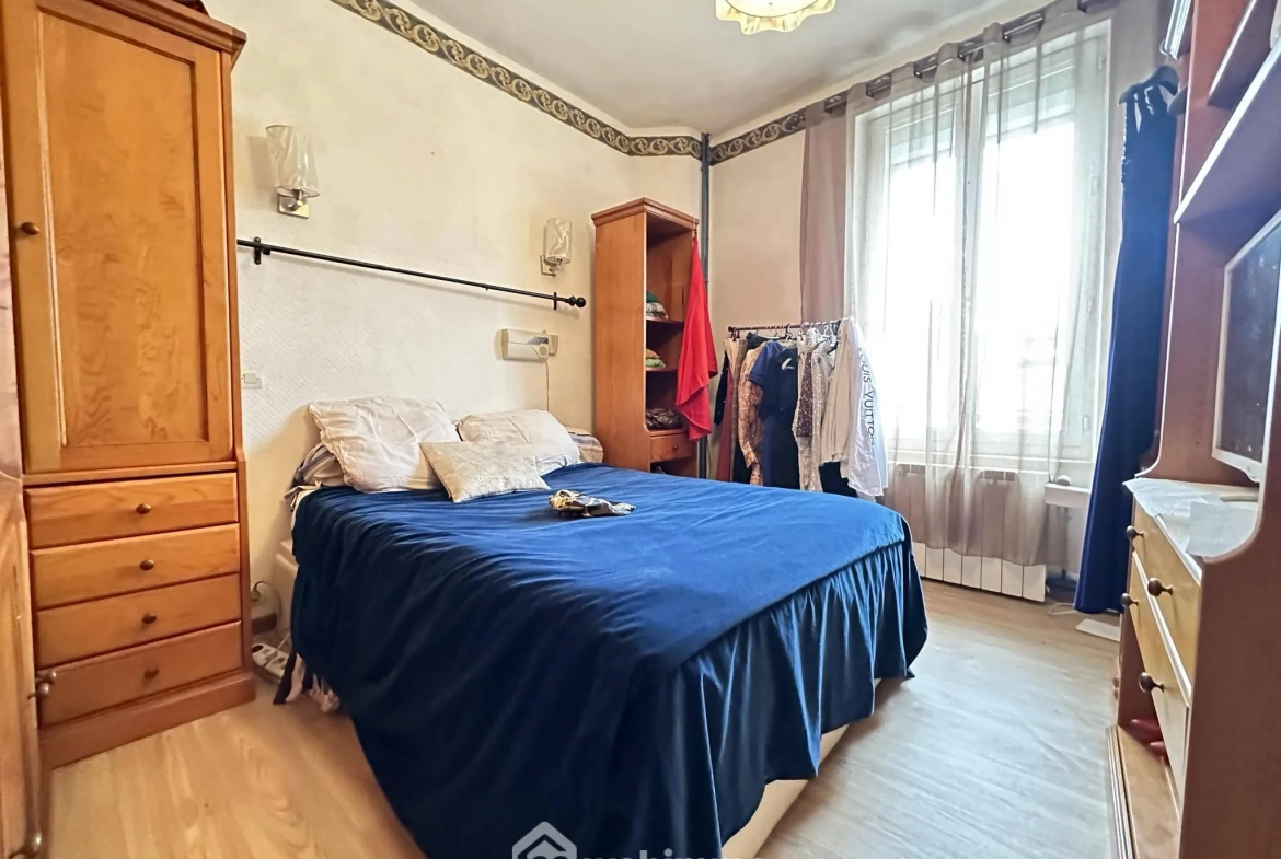 Charmante maison de 196 m² à vendre à Crécy-sur-Serre, proximité de services et loisirs 