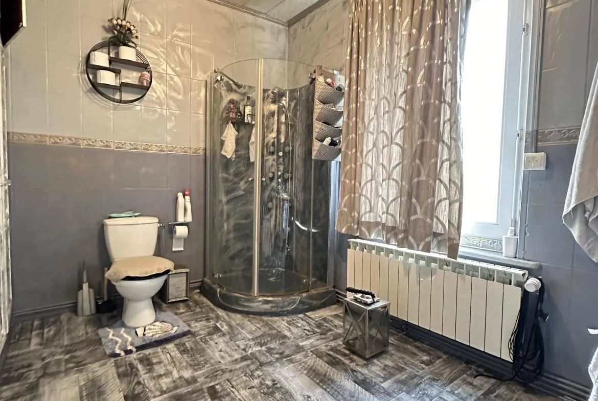 Charmante maison de 196 m² à vendre à Crécy-sur-Serre, proximité de services et loisirs 
