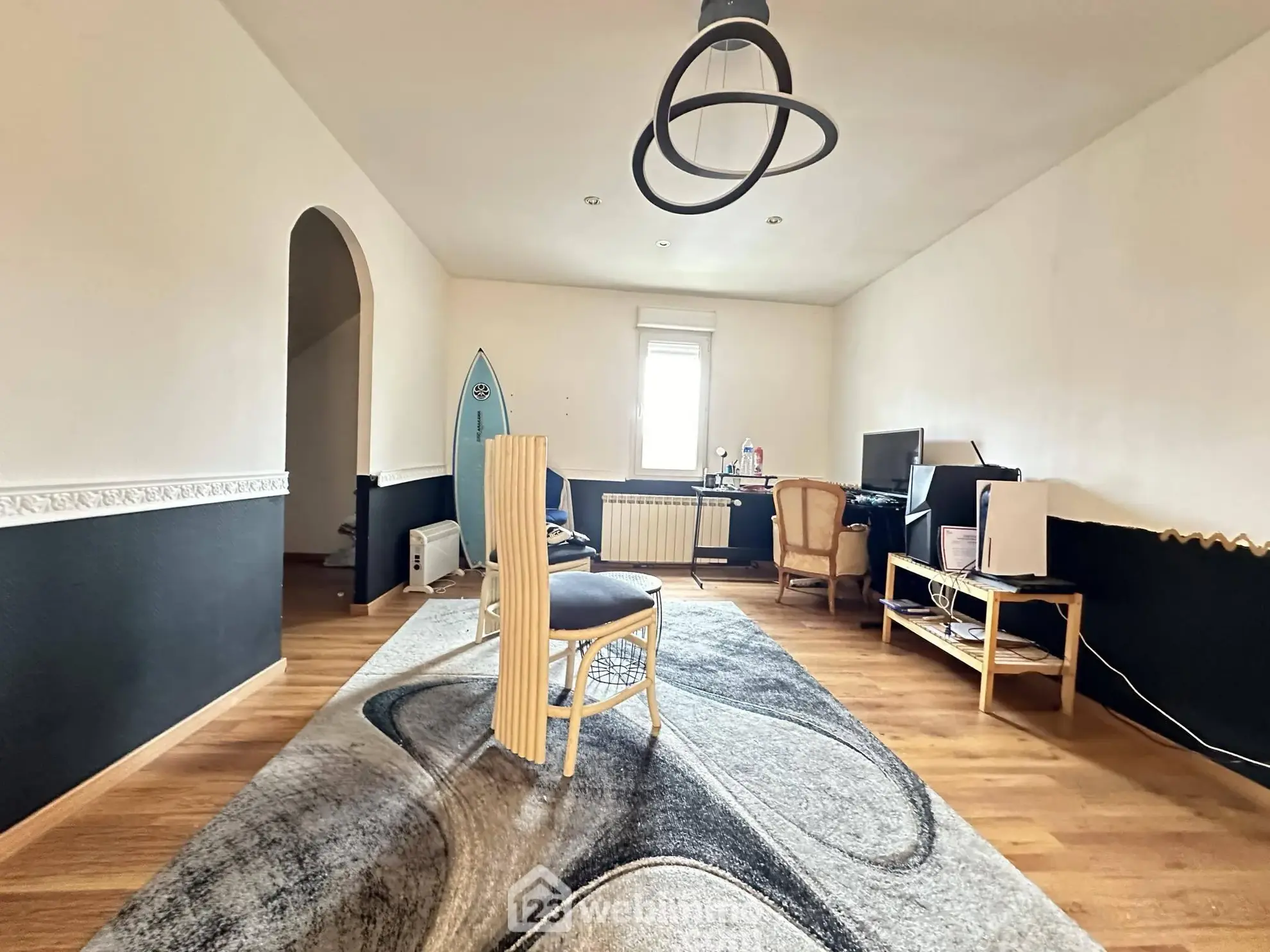 Charmante maison de 196 m² à vendre à Crécy-sur-Serre, proximité de services et loisirs 