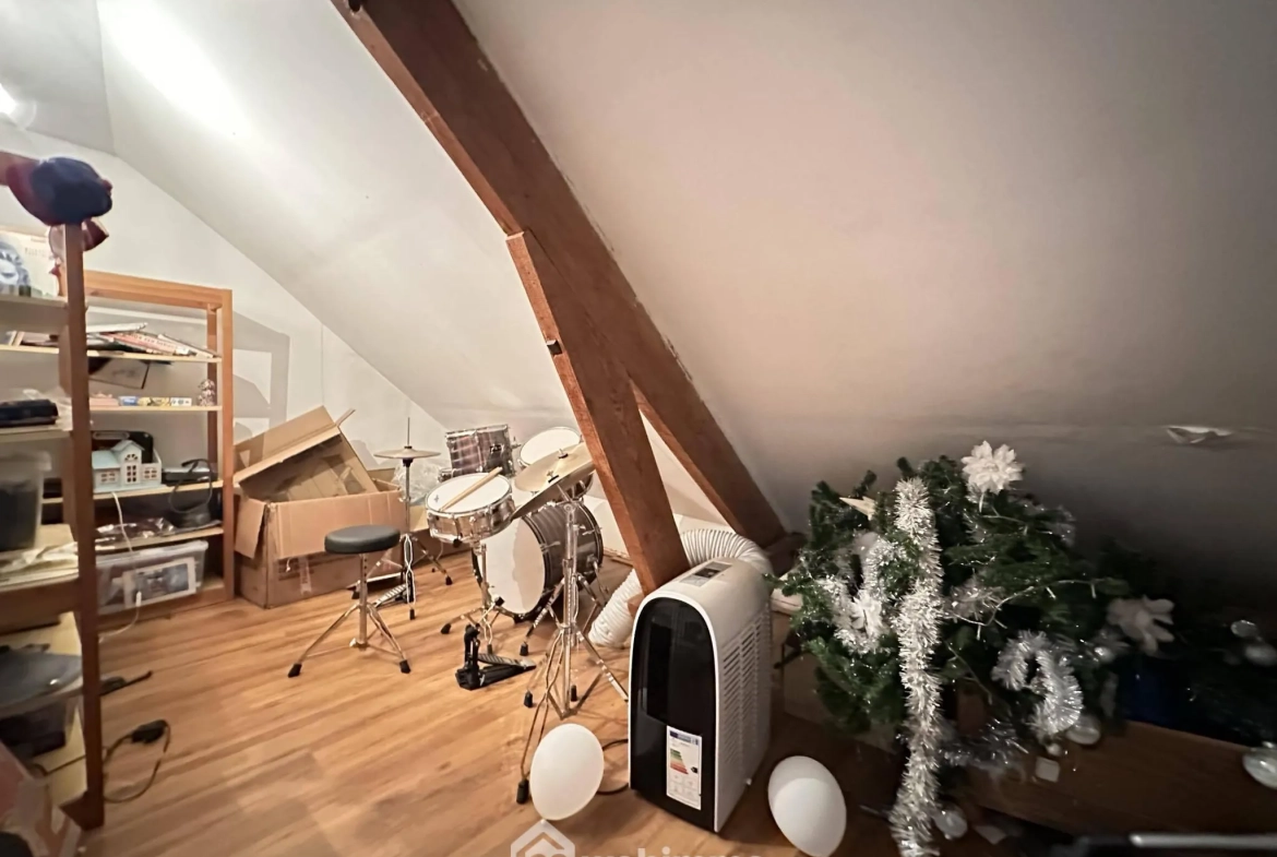 Charmante maison de 196 m² à vendre à Crécy-sur-Serre, proximité de services et loisirs 