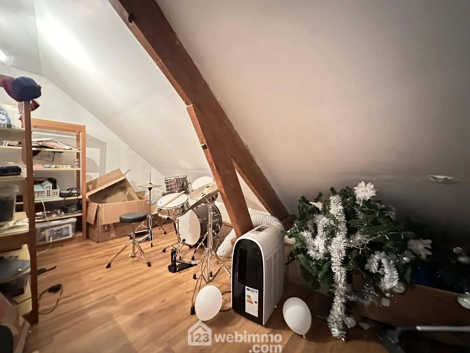 Charmante maison de 196 m² à vendre à Crécy-sur-Serre, proximité de services et loisirs 