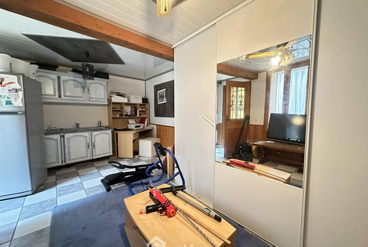 Charmante maison de 196 m² à vendre à Crécy-sur-Serre, proximité de services et loisirs 