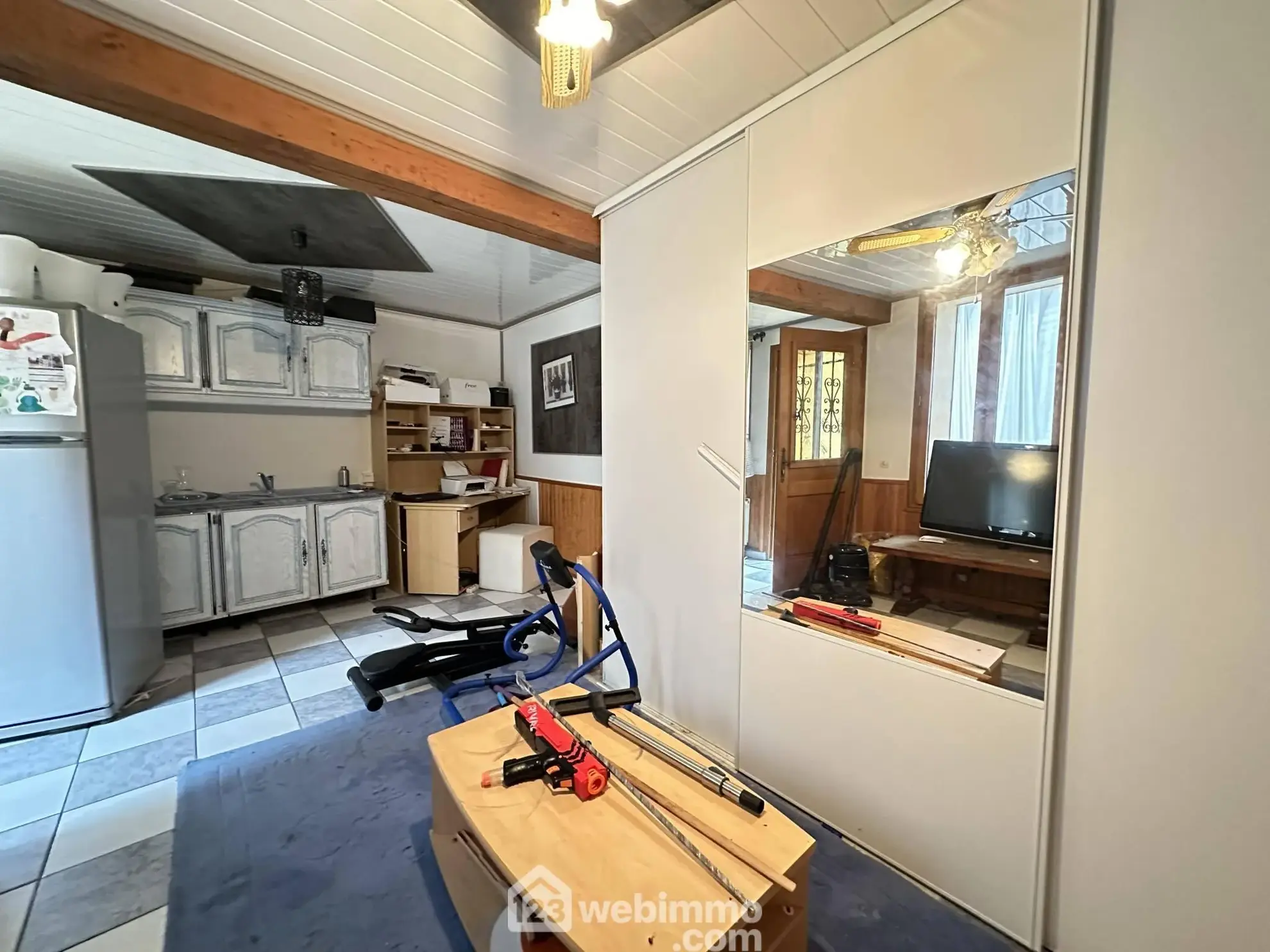 Charmante maison de 196 m² à vendre à Crécy-sur-Serre, proximité de services et loisirs 