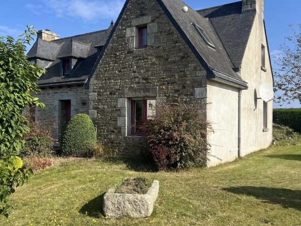 Maison en pierre à rénover avec potentiel à Ploumilliau 155m²