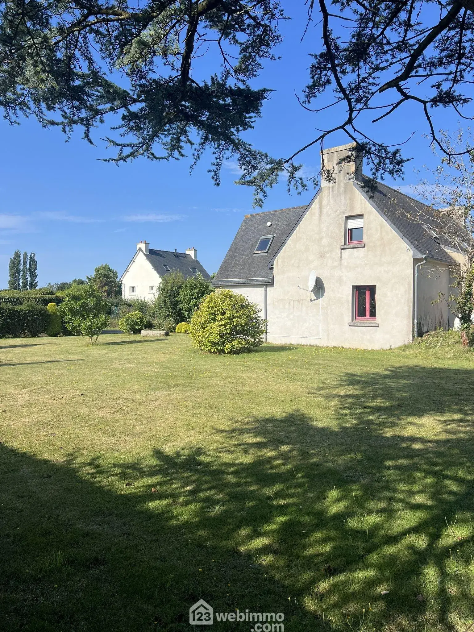 Maison en pierre à rénover avec potentiel à Ploumilliau 155m² 