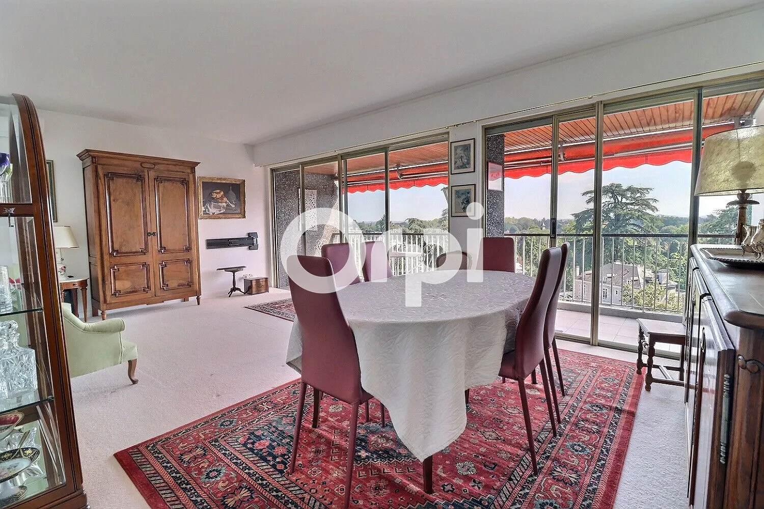 Appartement T3 à vendre à Pau avec vue sur Pyrénées, garage et cave 