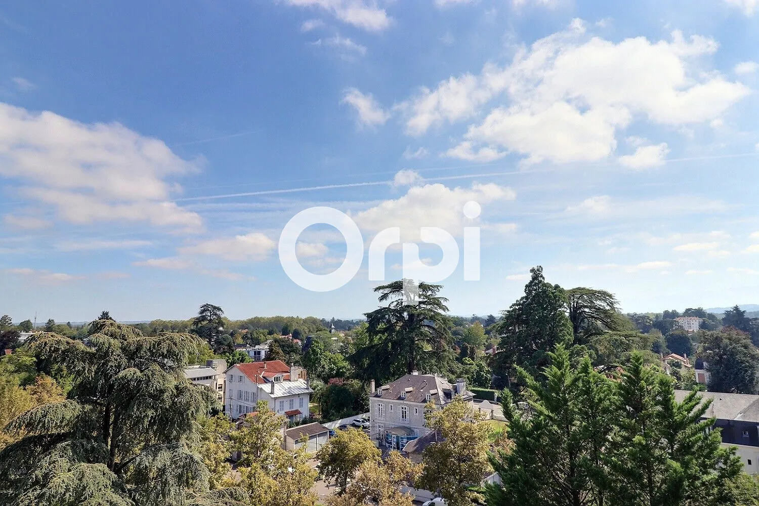 Appartement T3 à vendre à Pau avec vue sur Pyrénées, garage et cave 