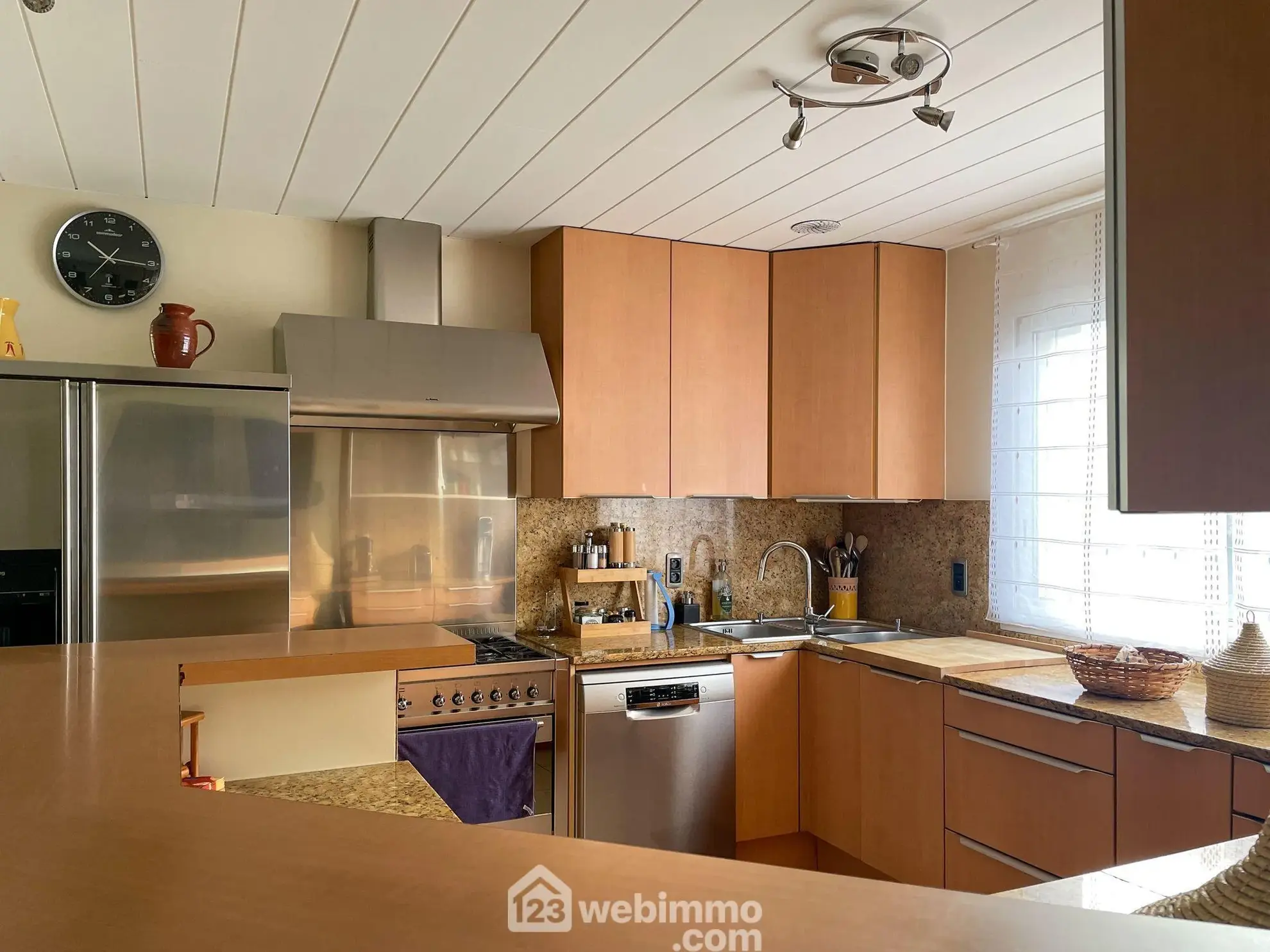 Maison spacieuse de 206 m² à Sèvremont – Quartier calme et proche des attractions 