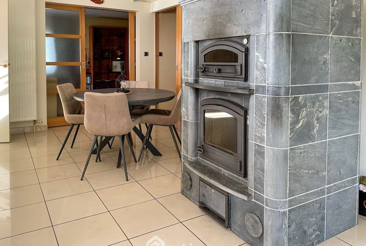 Maison spacieuse de 206 m² à Sèvremont – Quartier calme et proche des attractions 