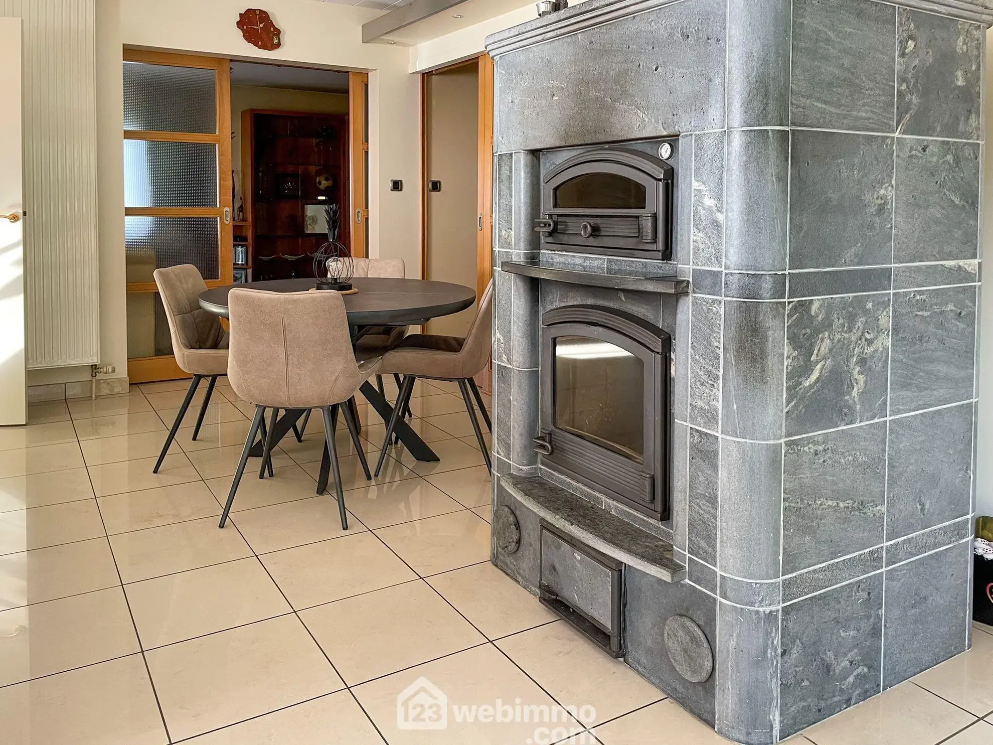 Maison spacieuse de 206 m² à Sèvremont – Quartier calme et proche des attractions 
