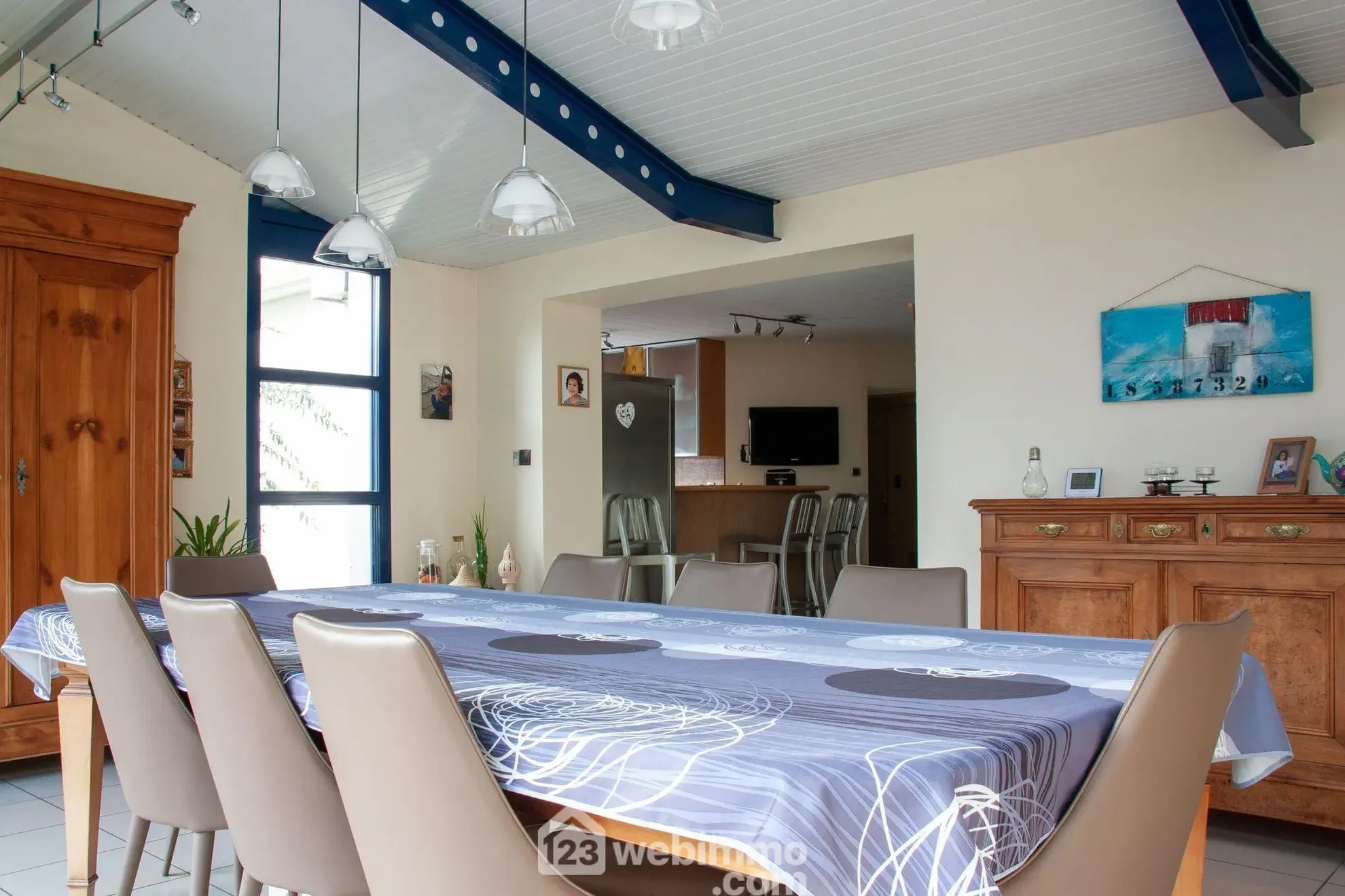 Maison spacieuse de 206 m² à Sèvremont – Quartier calme et proche des attractions 