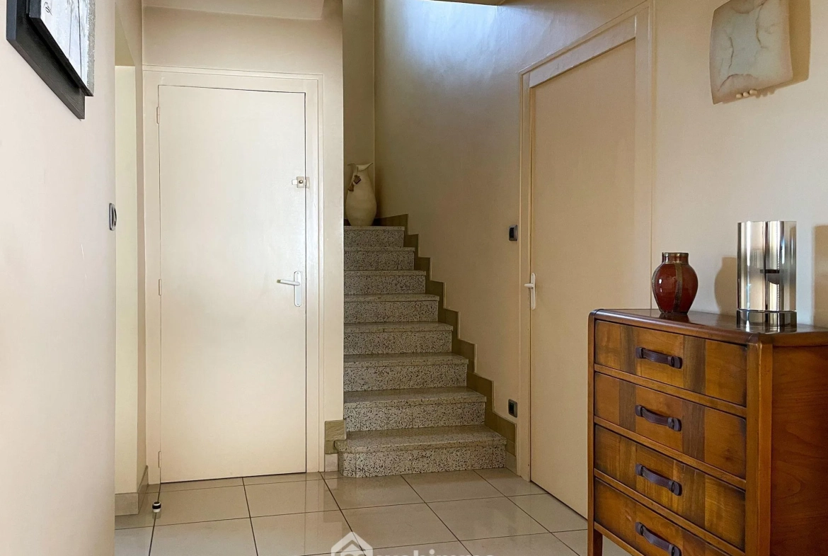 Maison spacieuse de 206 m² à Sèvremont – Quartier calme et proche des attractions 