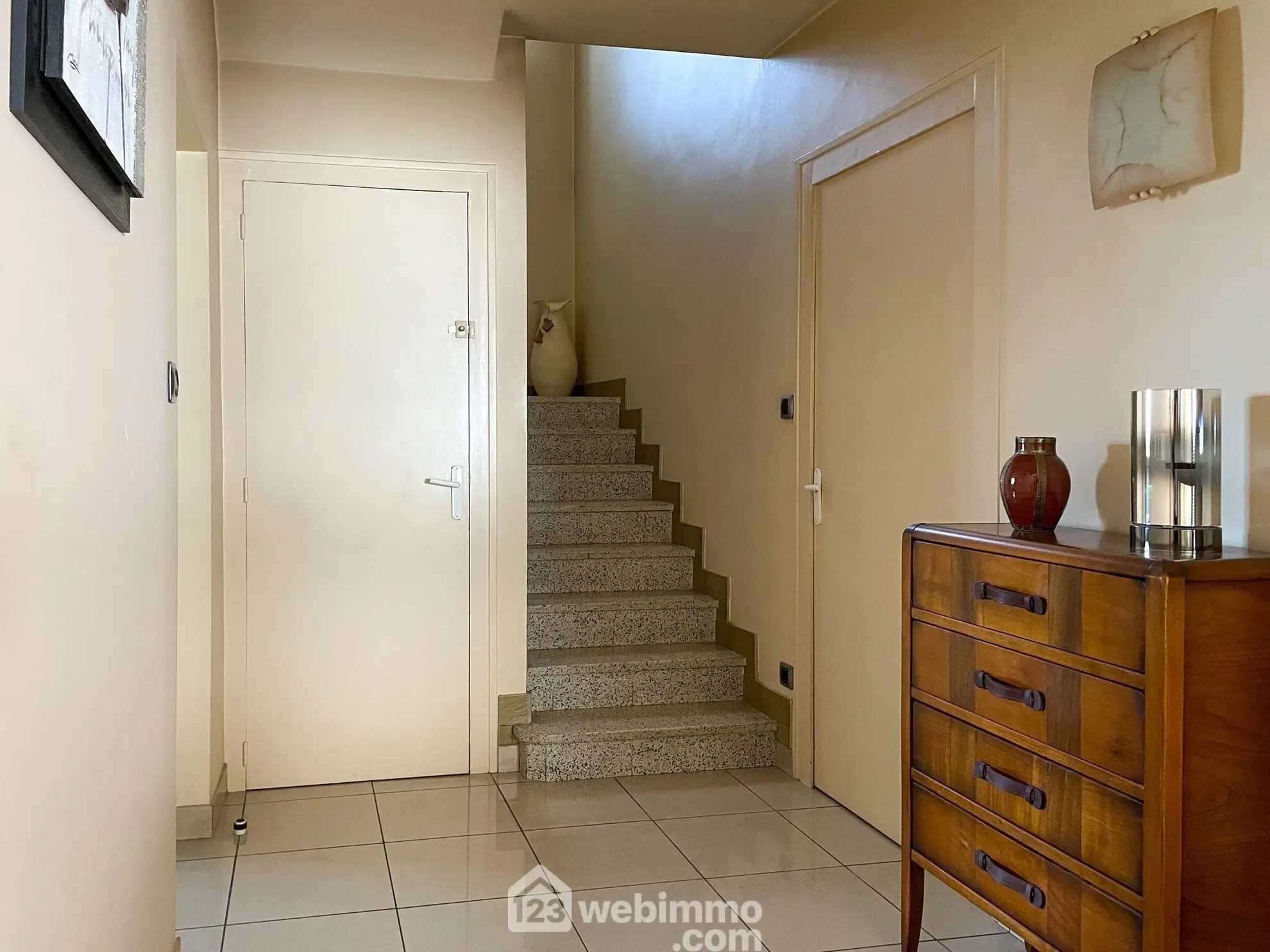 Maison spacieuse de 206 m² à Sèvremont – Quartier calme et proche des attractions 