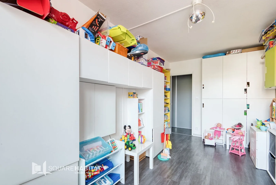 Appartement 5 pièces de 100 m² à Marseille, avec parking et cave 