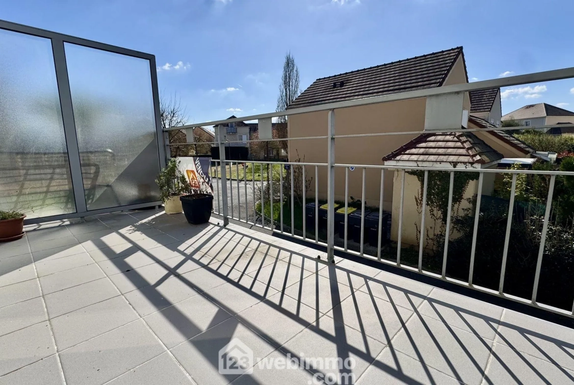 Charmant duplex de 62 m² avec terrasse et parking proche Val d'Europe 
