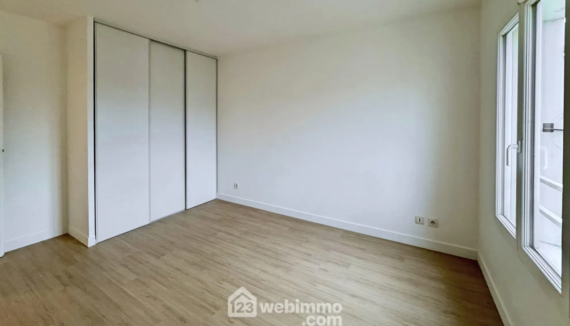 Charmant duplex de 62 m² avec terrasse et parking proche Val d'Europe 