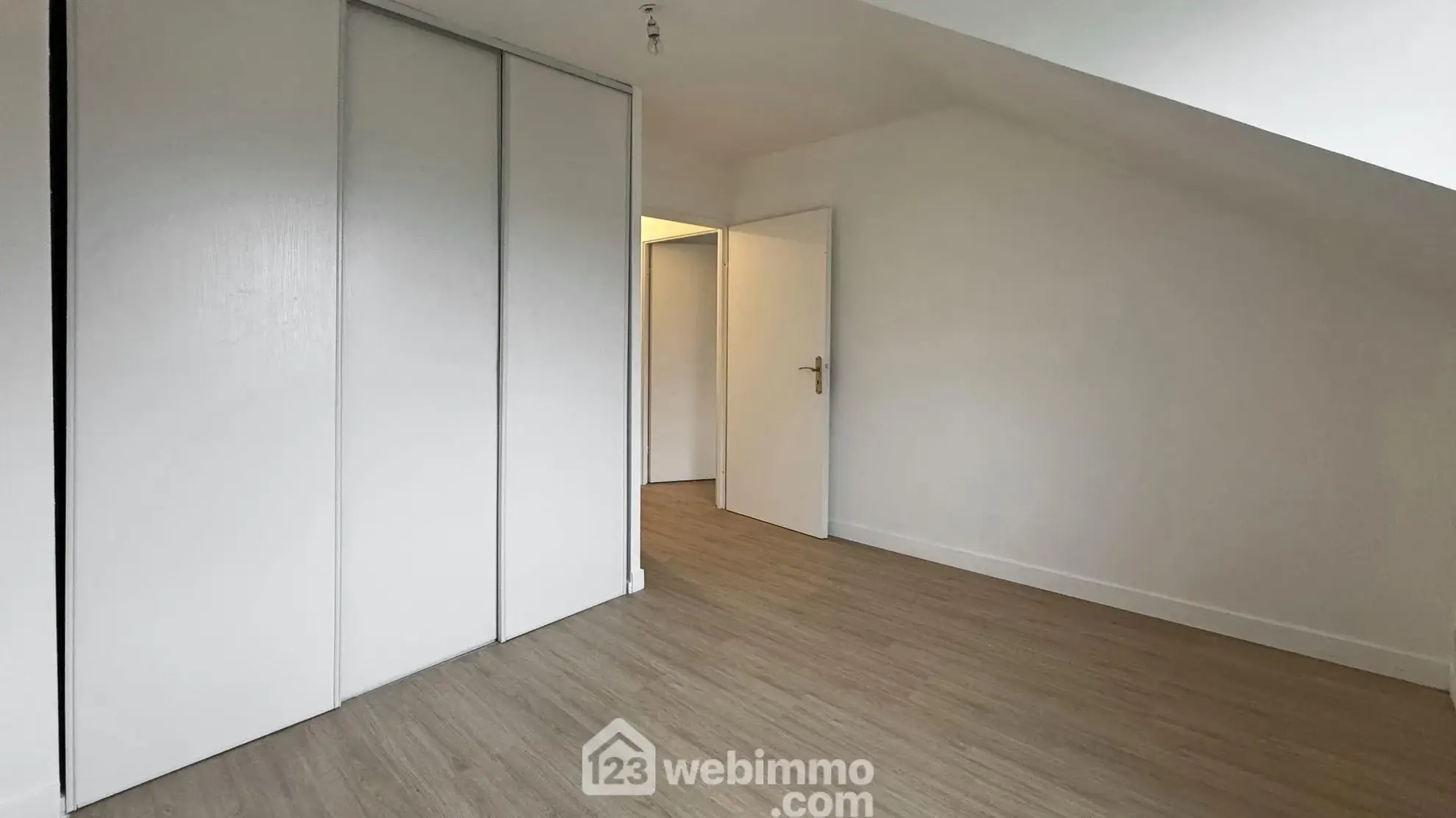 Charmant duplex de 62 m² avec terrasse et parking proche Val d'Europe 