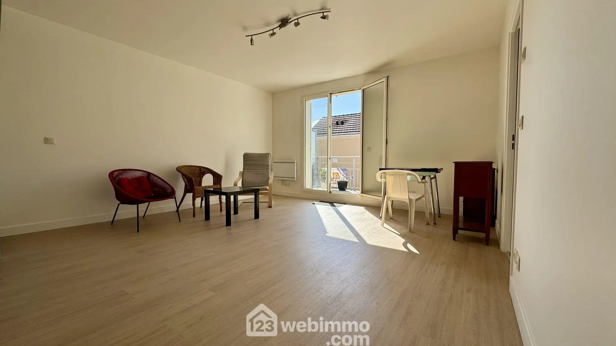 Charmant duplex de 62 m² avec terrasse et parking proche Val d'Europe 