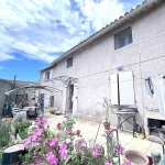 Charmante maison en pierre de 190m² avec vue sur le Luberon à vendre à Les Beaumettes