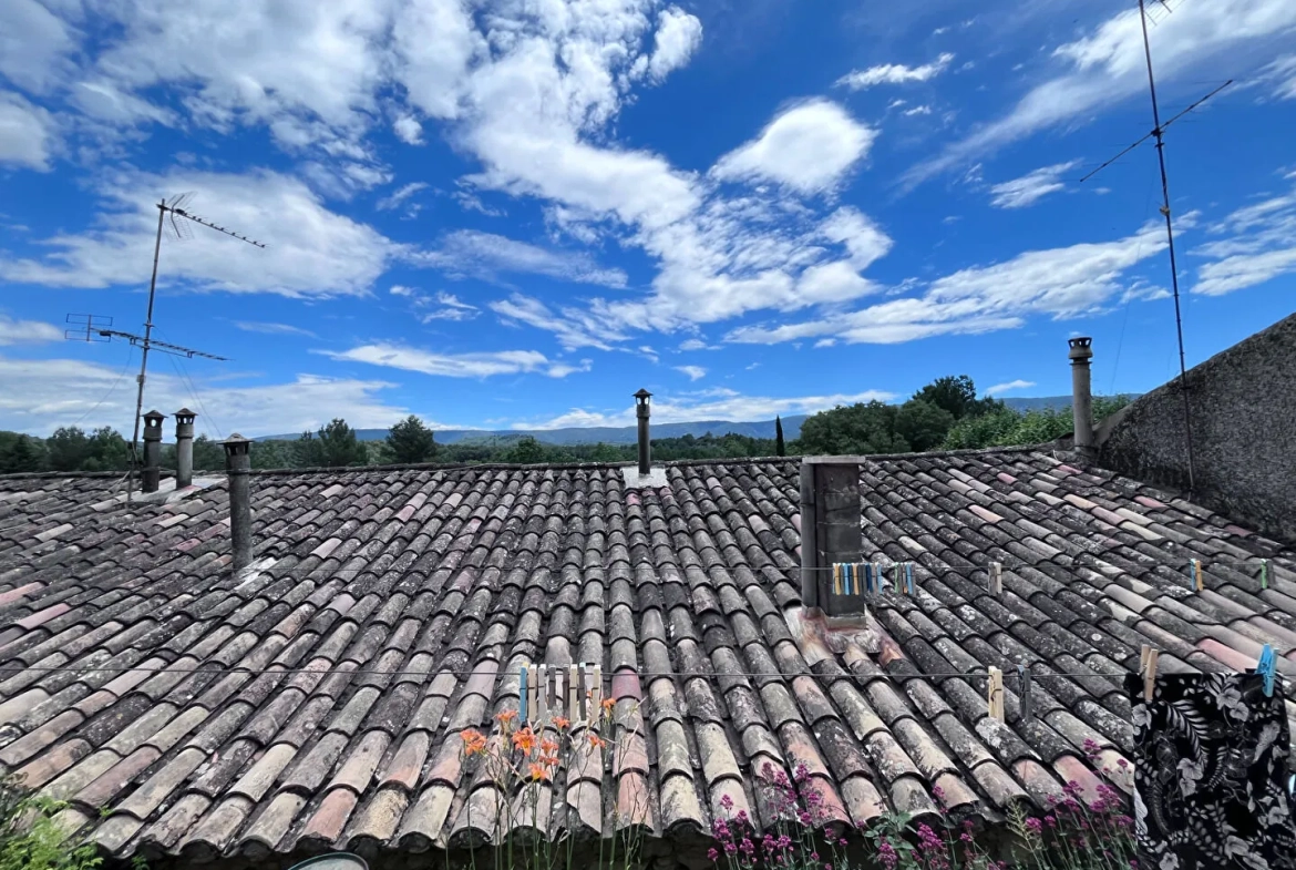 Charmante maison en pierre de 190m² avec vue sur le Luberon à vendre à Les Beaumettes 