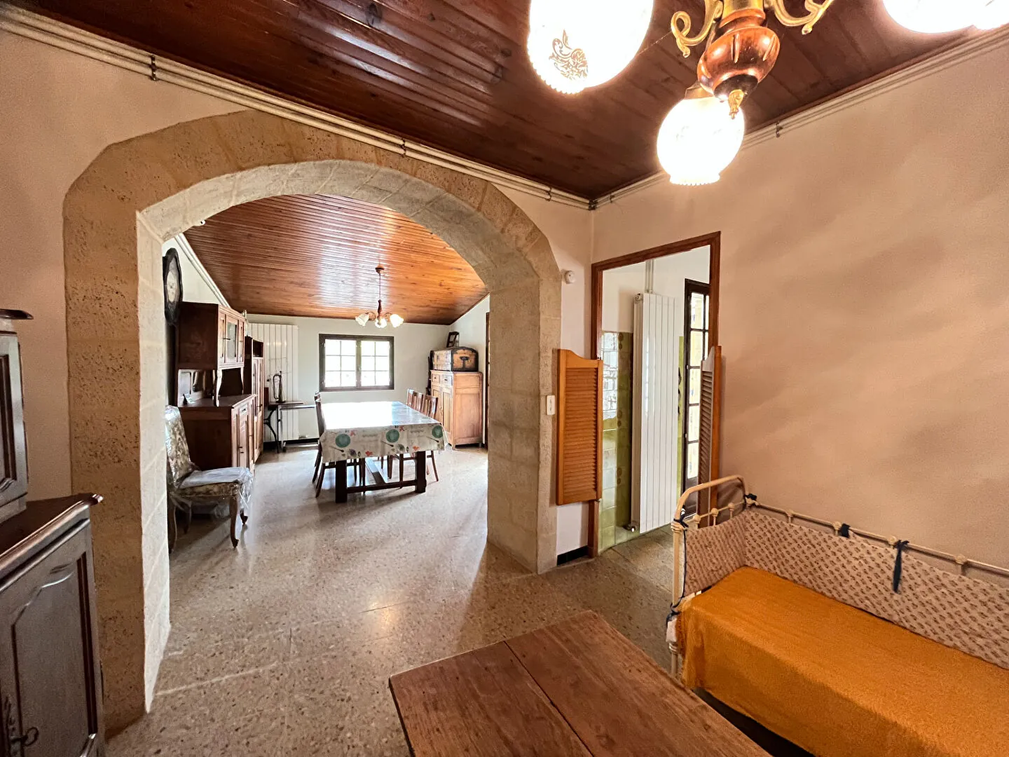 Charmante maison en pierre de 190m² avec vue sur le Luberon à vendre à Les Beaumettes 