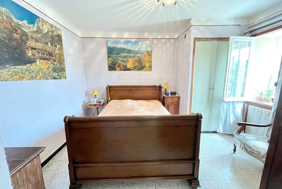 Charmante maison en pierre de 190m² avec vue sur le Luberon à vendre à Les Beaumettes 