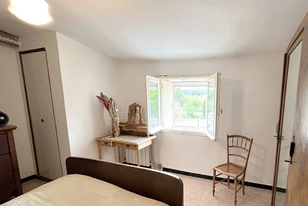 Charmante maison en pierre de 190m² avec vue sur le Luberon à vendre à Les Beaumettes 