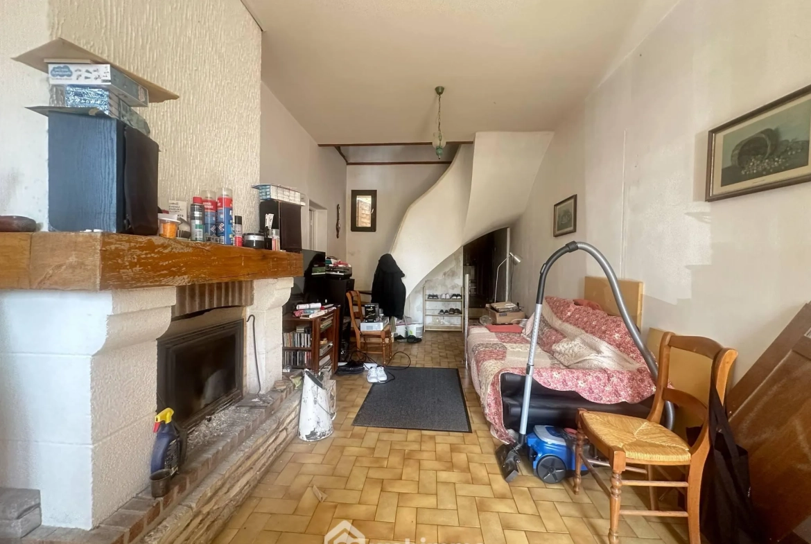 Maison à vendre de 84 m² à Martigny-Courpierre, rénovation possible 