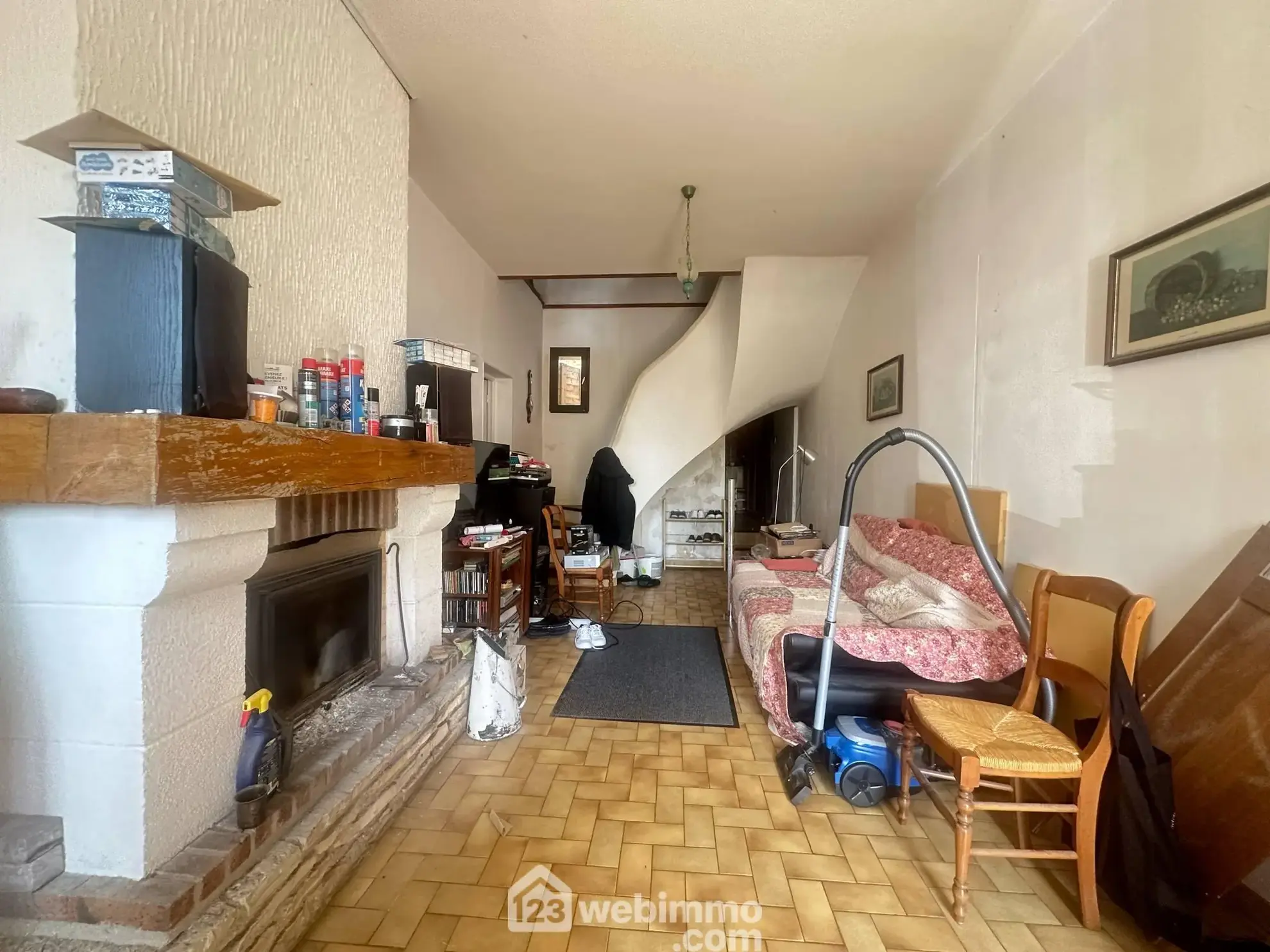 Maison à vendre de 84 m² à Martigny-Courpierre, rénovation possible 