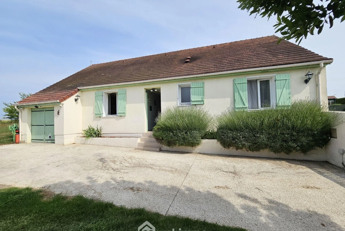 Maison de plain-pied à vendre à La Grande Paroisse, 100 m² avec jardin et proximité écoles 