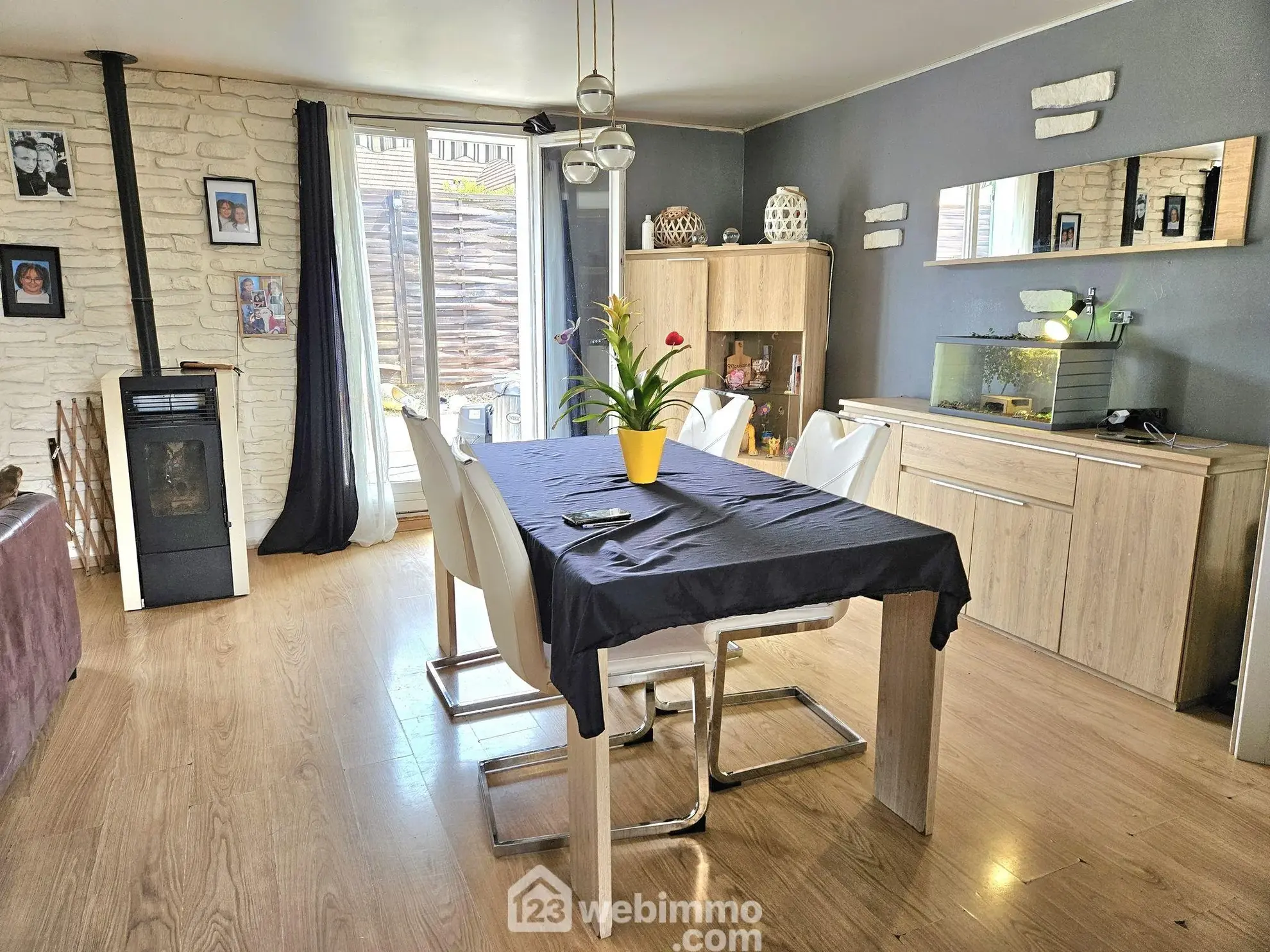 Maison de plain-pied à vendre à La Grande Paroisse, 100 m² avec jardin et proximité écoles 