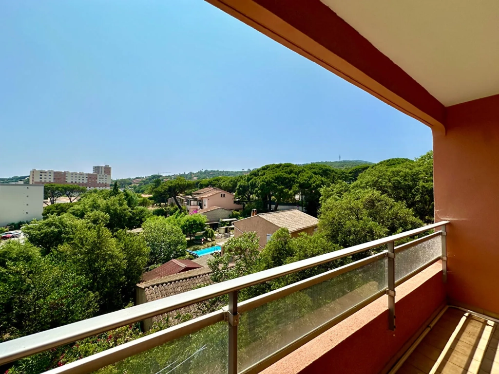 Appartement 2 pièces à Sainte-Maxime de 43 m² avec terrasse et parking