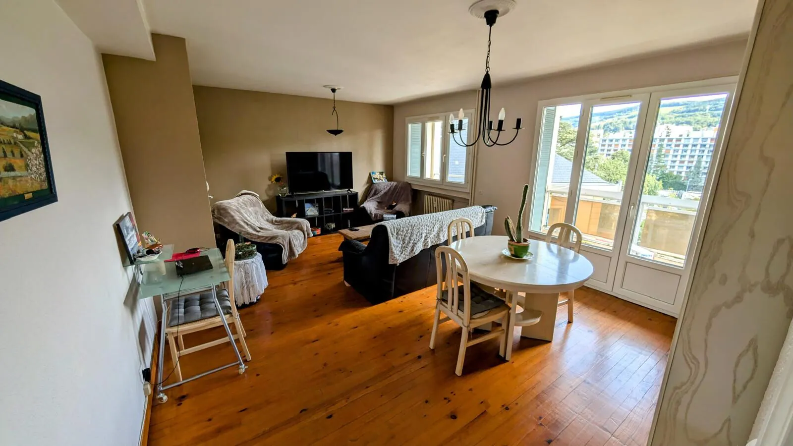 Appartement T3-T4 de 70 m² à Saint-Étienne avec grand balcon et vue 