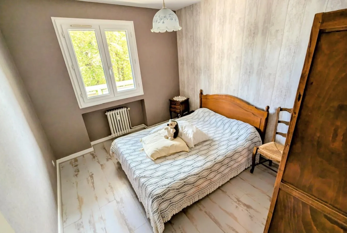 Appartement T3-T4 de 70 m² à Saint-Étienne avec grand balcon et vue 
