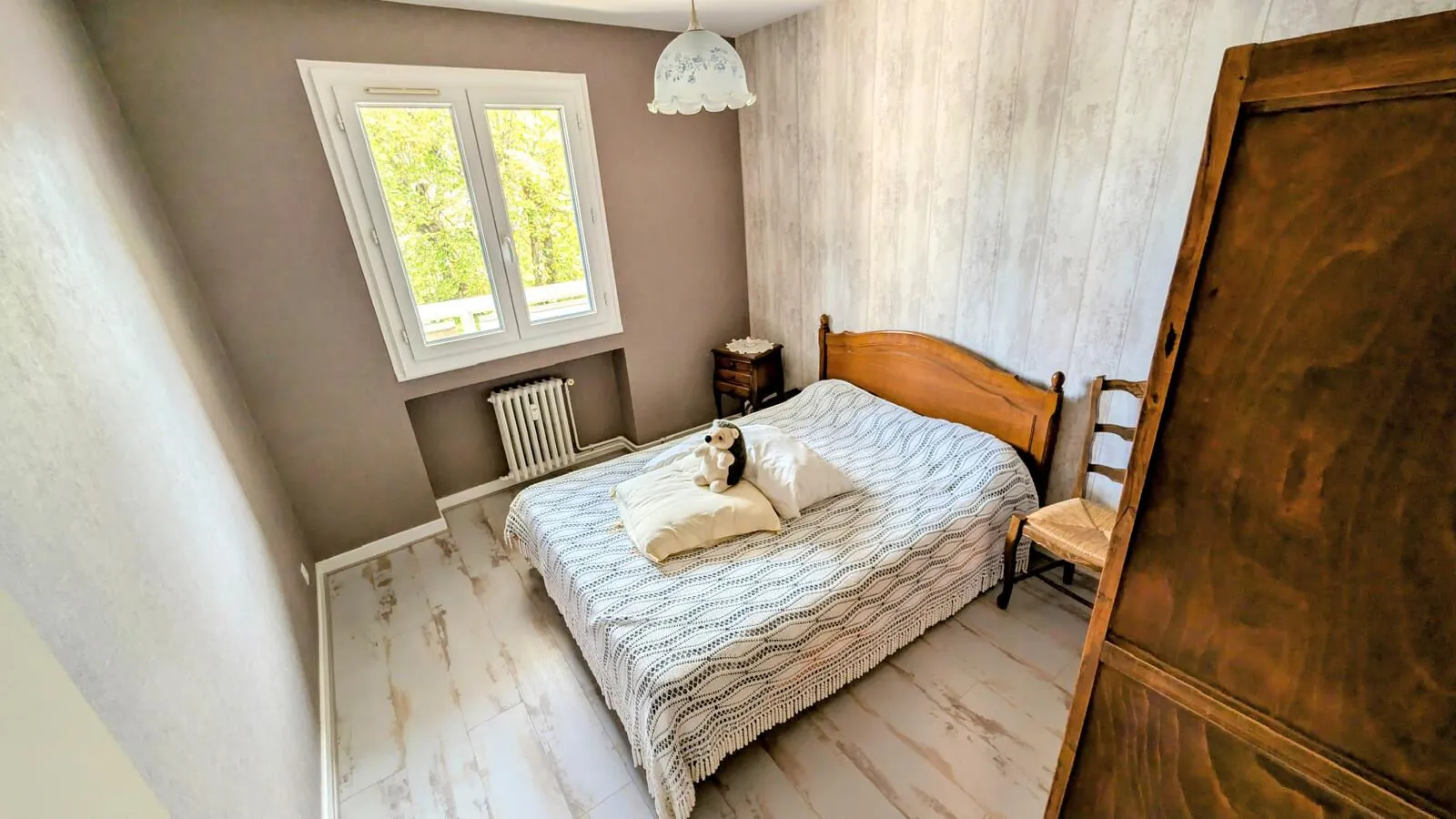 Appartement T3-T4 de 70 m² à Saint-Étienne avec grand balcon et vue 