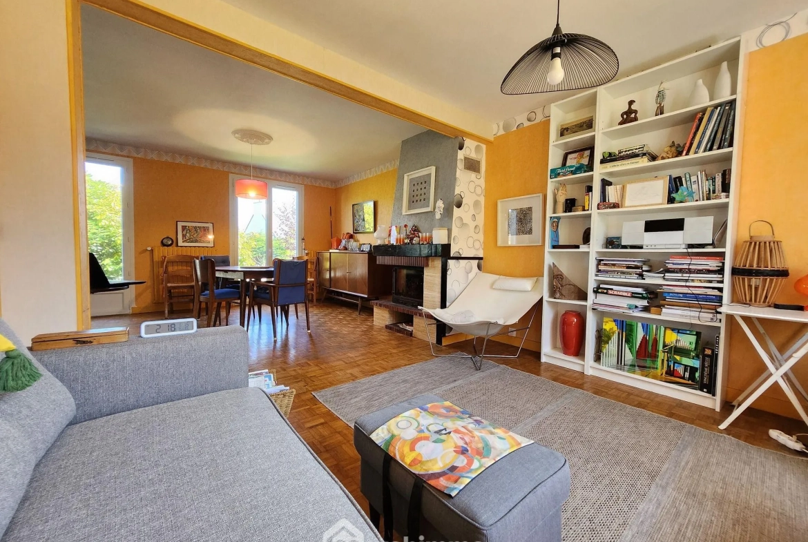 Maison à vendre de 97m² à Saint-Quay-Perros, proche du port et des commodités 